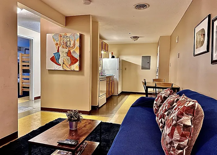 Stay Pittsburgh Hostel *