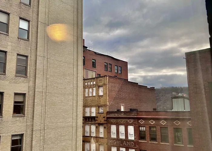 Stay Pittsburgh Hostel *