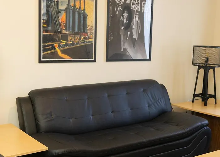 Stay Pittsburgh Hostel *
