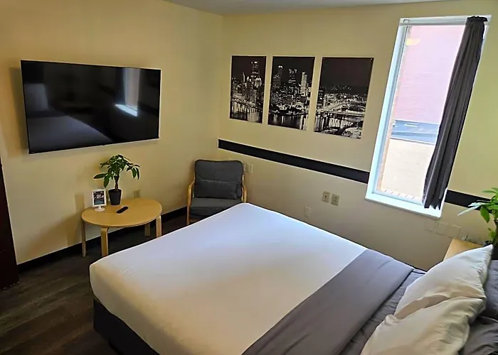 Stay Pittsburgh Hostel *