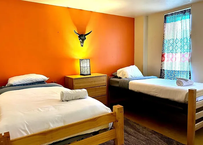 Stay Pittsburgh Hostel *